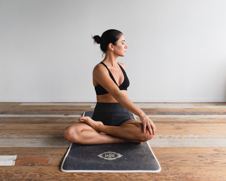 Padmasana (Lotus Pose) - A Complete Guide To Do The Lotus Position